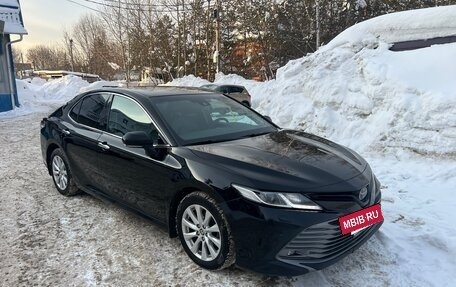 Toyota Camry, 2020 год, 2 500 000 рублей, 4 фотография