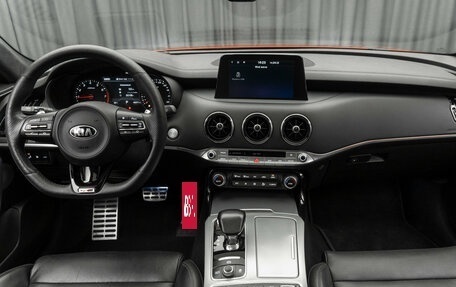 KIA Stinger I, 2019 год, 3 240 000 рублей, 10 фотография