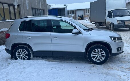 Volkswagen Tiguan I, 2011 год, 1 400 000 рублей, 2 фотография