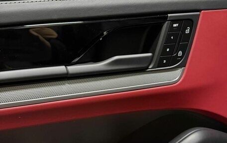 Porsche Cayenne III, 2025 год, 18 000 000 рублей, 14 фотография