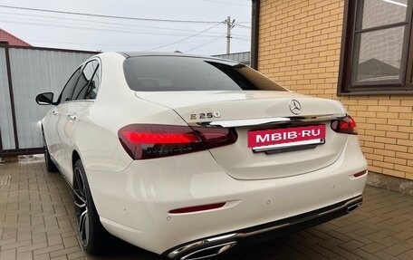 Mercedes-Benz E-Класс, 2020 год, 5 250 000 рублей, 4 фотография