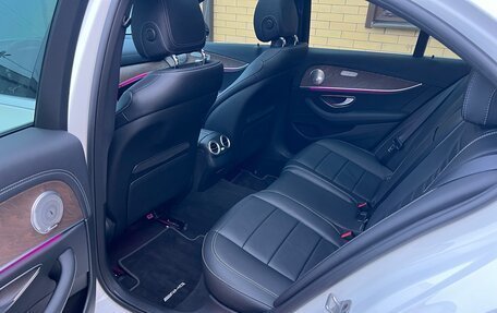 Mercedes-Benz E-Класс, 2020 год, 5 250 000 рублей, 29 фотография