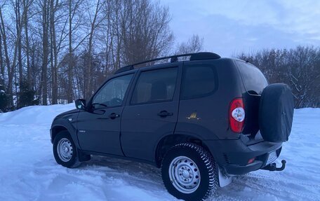 Chevrolet Niva I рестайлинг, 2018 год, 650 000 рублей, 3 фотография