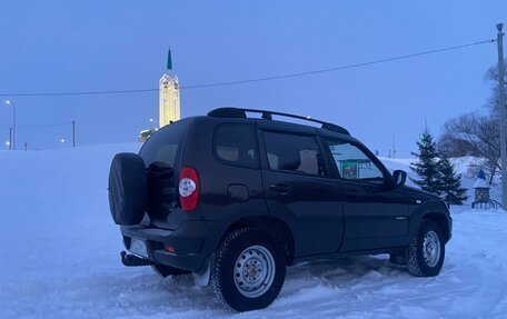 Chevrolet Niva I рестайлинг, 2018 год, 650 000 рублей, 2 фотография