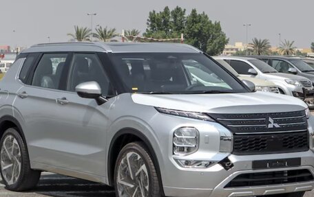 Mitsubishi Outlander, 2025 год, 5 640 000 рублей, 3 фотография