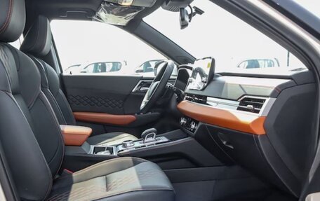 Mitsubishi Outlander, 2025 год, 5 640 000 рублей, 10 фотография
