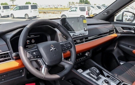 Mitsubishi Outlander, 2025 год, 5 640 000 рублей, 13 фотография