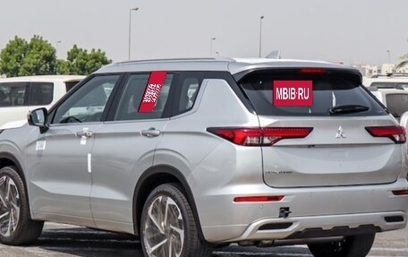 Mitsubishi Outlander, 2025 год, 5 640 000 рублей, 9 фотография