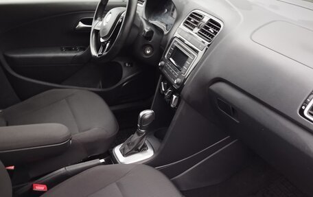 Volkswagen Polo VI (EU Market), 2017 год, 1 300 000 рублей, 6 фотография