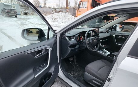 Toyota RAV4, 2021 год, 3 300 000 рублей, 9 фотография