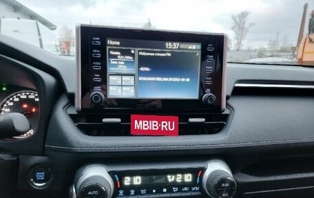 Toyota RAV4, 2021 год, 3 300 000 рублей, 11 фотография