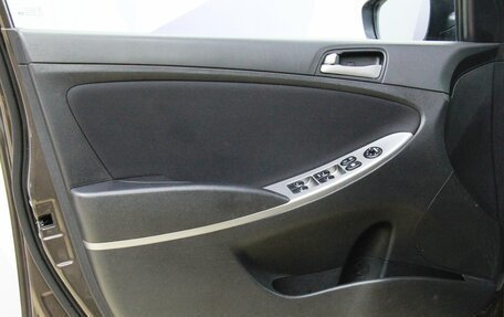 Hyundai Solaris II рестайлинг, 2015 год, 895 000 рублей, 23 фотография