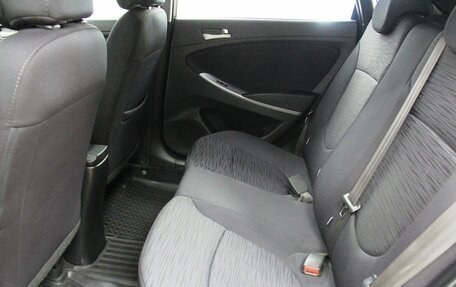 Hyundai Solaris II рестайлинг, 2015 год, 895 000 рублей, 27 фотография