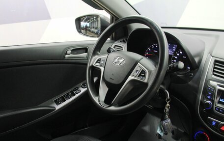 Hyundai Solaris II рестайлинг, 2015 год, 895 000 рублей, 29 фотография