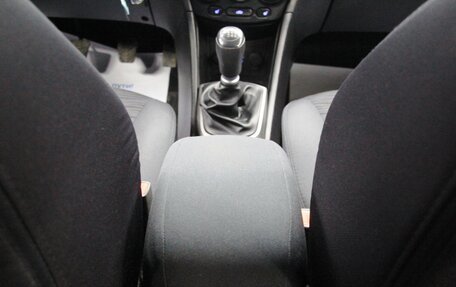 Hyundai Solaris II рестайлинг, 2015 год, 895 000 рублей, 30 фотография