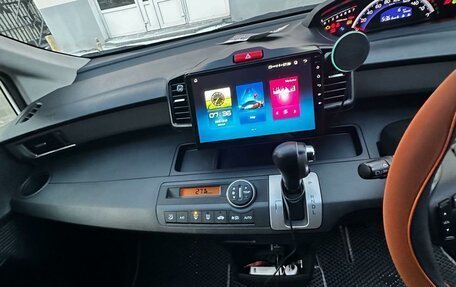 Honda Freed I, 2012 год, 1 170 000 рублей, 10 фотография