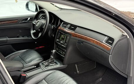 Skoda Superb III рестайлинг, 2013 год, 1 050 000 рублей, 24 фотография