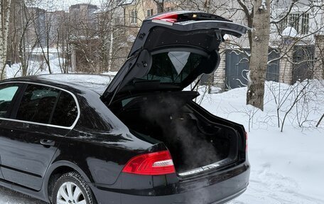 Skoda Superb III рестайлинг, 2013 год, 1 050 000 рублей, 29 фотография