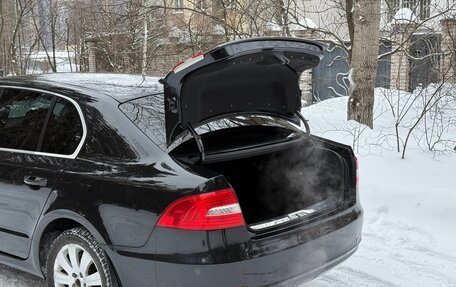 Skoda Superb III рестайлинг, 2013 год, 1 050 000 рублей, 27 фотография