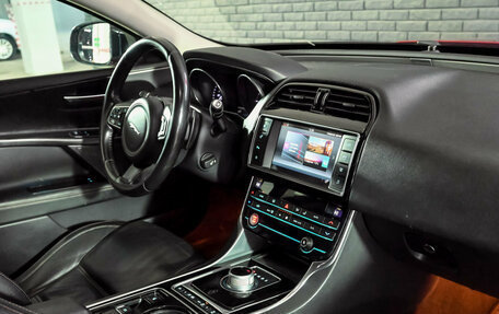 Jaguar XE I рестайлинг, 2015 год, 1 660 000 рублей, 14 фотография