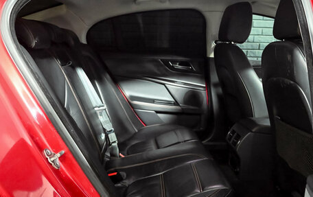 Jaguar XE I рестайлинг, 2015 год, 1 660 000 рублей, 16 фотография