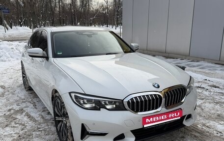 BMW 3 серия, 2020 год, 4 000 000 рублей, 18 фотография