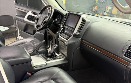 Toyota Land Cruiser 200, 2018 год, 7 700 000 рублей, 17 фотография