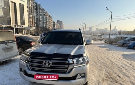Toyota Land Cruiser 200, 2018 год, 7 700 000 рублей, 3 фотография