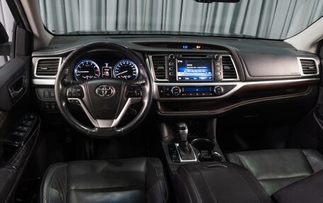 Toyota Highlander III, 2014 год, 3 100 000 рублей, 6 фотография