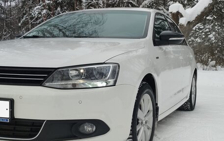 Volkswagen Jetta VI, 2013 год, 1 270 000 рублей, 3 фотография