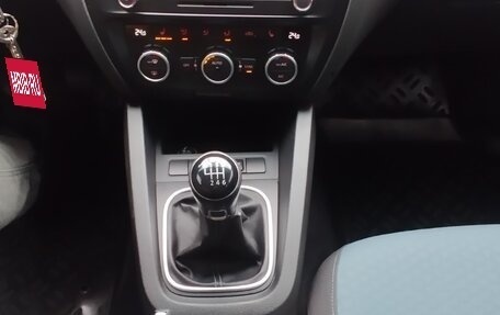 Volkswagen Jetta VI, 2013 год, 1 270 000 рублей, 28 фотография