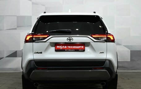 Toyota RAV4, 2020 год, 3 650 000 рублей, 5 фотография