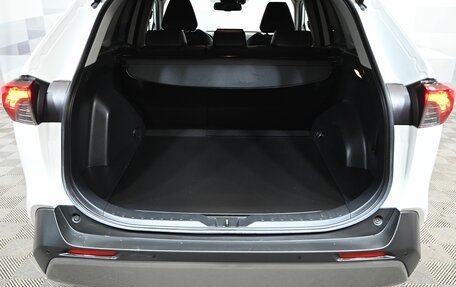 Toyota RAV4, 2020 год, 3 650 000 рублей, 6 фотография