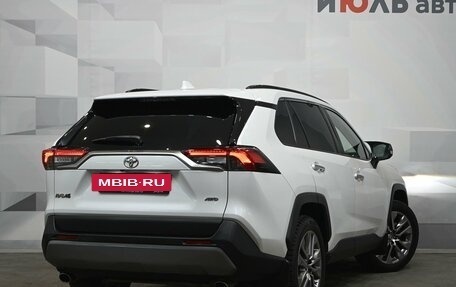 Toyota RAV4, 2020 год, 3 650 000 рублей, 7 фотография