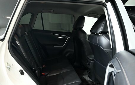 Toyota RAV4, 2020 год, 3 650 000 рублей, 21 фотография