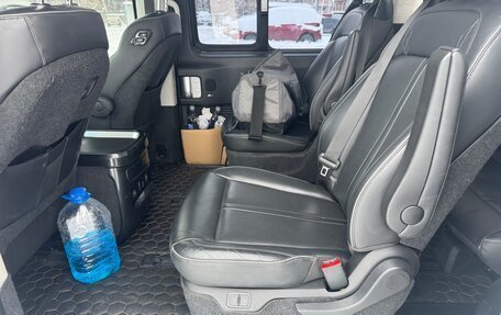 Hyundai Staria, 2021 год, 4 900 000 рублей, 17 фотография