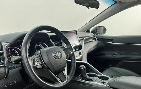 Toyota Camry, 2023 год, 3 490 000 рублей, 10 фотография