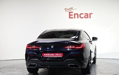 BMW 8 серия, 2022 год, 9 640 000 рублей, 2 фотография