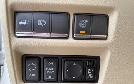 Nissan Patrol, 2011 год, 1 850 000 рублей, 9 фотография