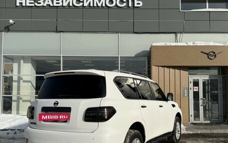 Nissan Patrol, 2011 год, 1 850 000 рублей, 3 фотография