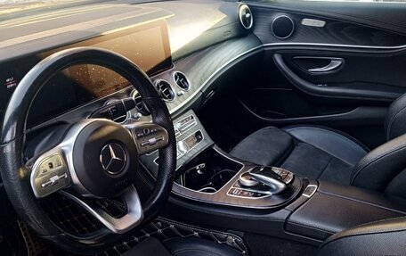 Mercedes-Benz E-Класс, 2020 год, 2 650 000 рублей, 8 фотография