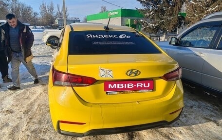 Hyundai Solaris II рестайлинг, 2019 год, 800 000 рублей, 3 фотография