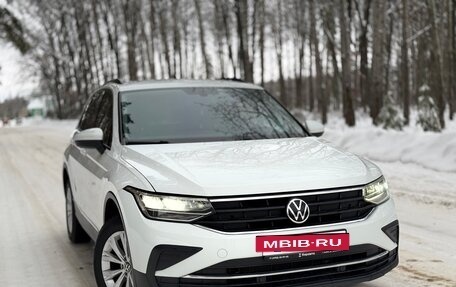 Volkswagen Tiguan II, 2021 год, 1 690 000 рублей, 8 фотография