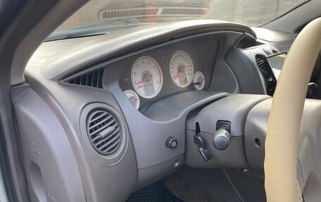 Dodge Stratus II, 2004 год, 585 000 рублей, 20 фотография