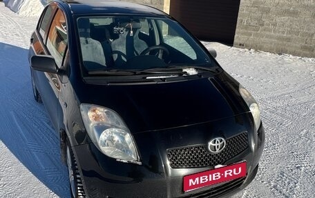 Toyota Yaris III рестайлинг, 2006 год, 610 000 рублей, 1 фотография