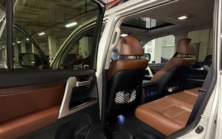 Toyota Land Cruiser 200, 2016 год, 7 500 000 рублей, 21 фотография