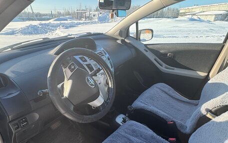 Toyota Yaris III рестайлинг, 2006 год, 610 000 рублей, 3 фотография