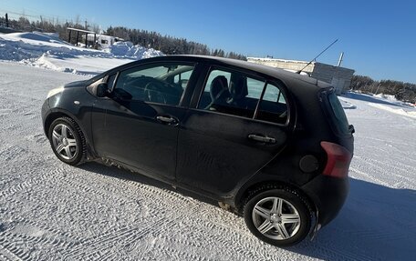 Toyota Yaris III рестайлинг, 2006 год, 610 000 рублей, 2 фотография