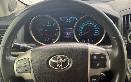 Toyota Land Cruiser 200, 2011 год, 2 850 000 рублей, 6 фотография