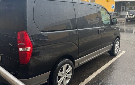 Hyundai Grand Starex Grand Starex I рестайлинг 2, 2017 год, 2 500 000 рублей, 10 фотография